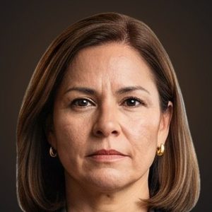 Flavia Paz, Licenciada en Comunicación